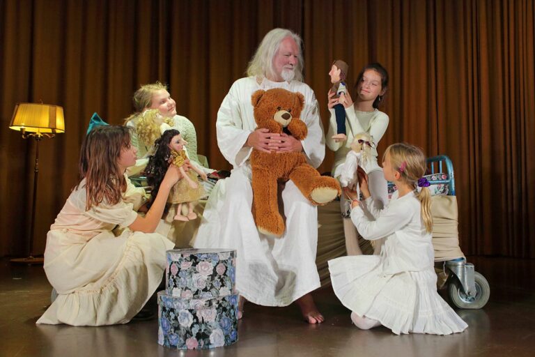 Lumoava Saiturin joulu palaa Hankoon